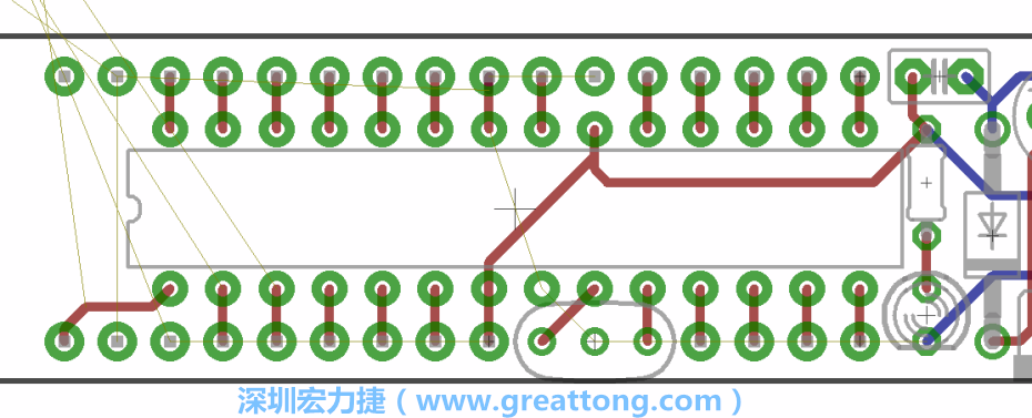 諧振器應(yīng)擺放在ATmega微控制器的針腳8、9和10旁邊，在共鳴器和微控制器中間的高頻信號(hào)線應(yīng)該要愈短愈好，此外，其它的信號(hào)線應(yīng)該要遠(yuǎn)離這個(gè)區(qū)域且配置在諧振器的下方，這樣做是為了防止不必要的無(wú)線電波干擾。